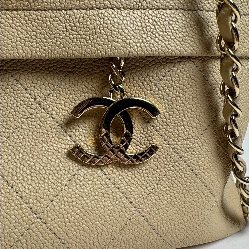 Chanel Large Beige Quilted Calfskin Zip and Carry Tote with‎ COA